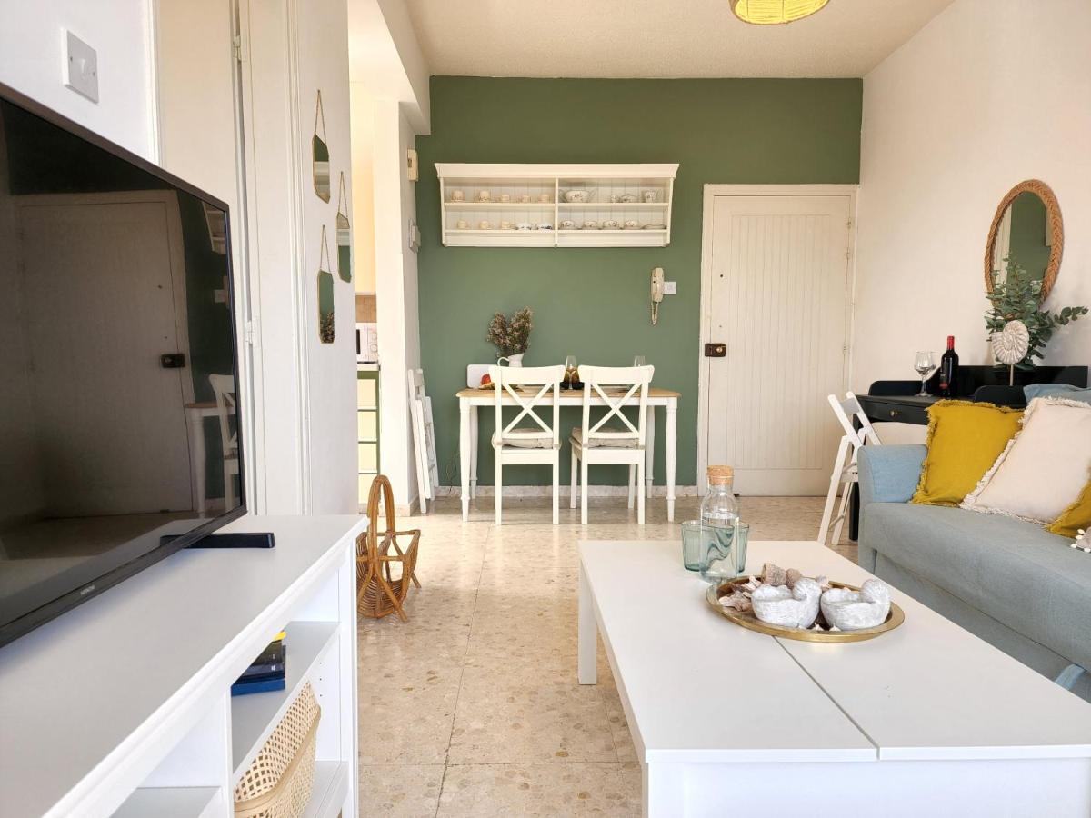 Capri Sea View One Bedroom Larnaca Exterior photo
