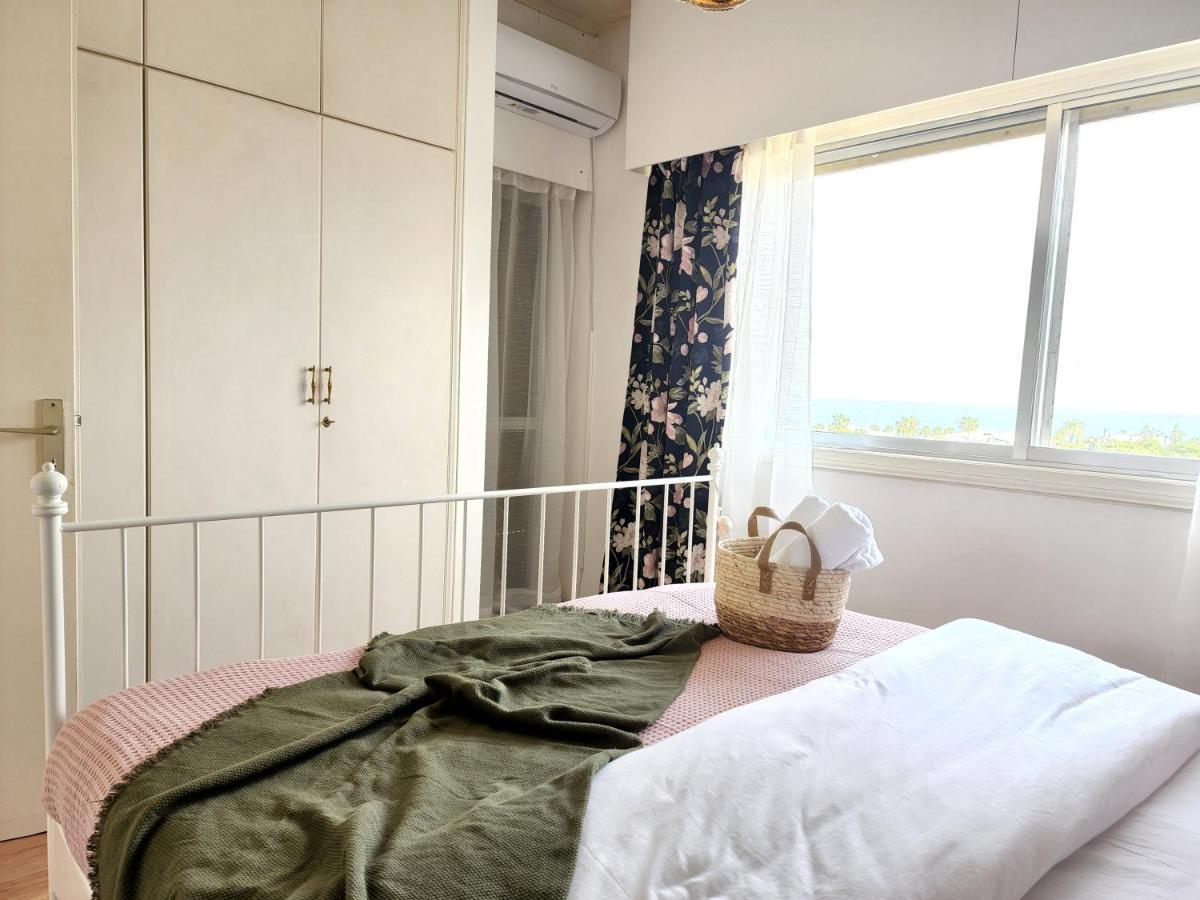 Capri Sea View One Bedroom Larnaca Exterior photo